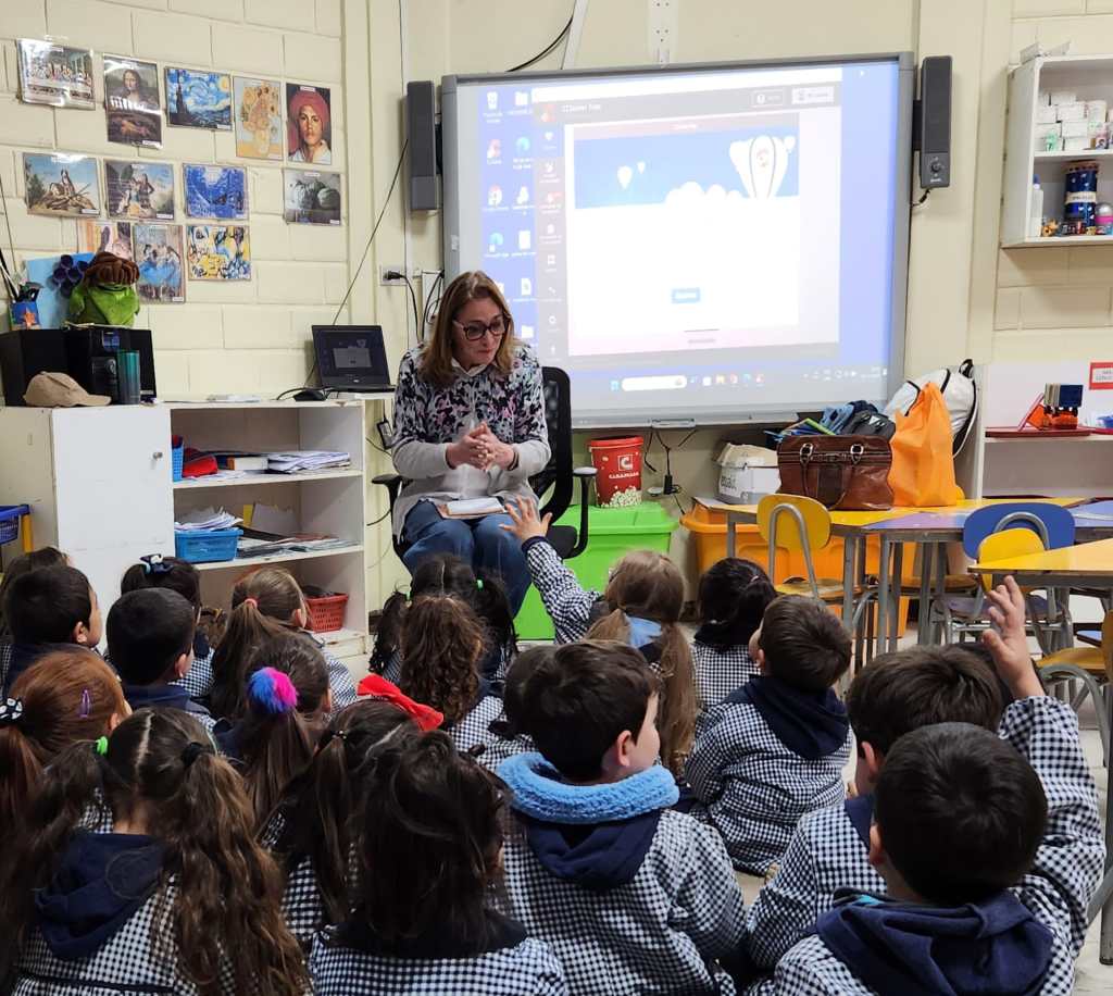 Lectura de Tita y Tina en Pre-Kinder Kingston College Concepción,&nbsp;Chile.