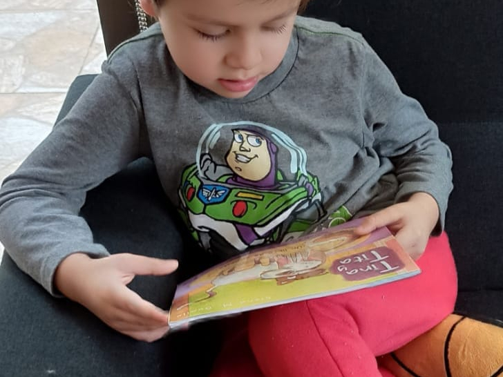 Ideas para los padres de cómo aprovechar mejor el libro Tina y Tita, un libro de&nbsp;opuestos.