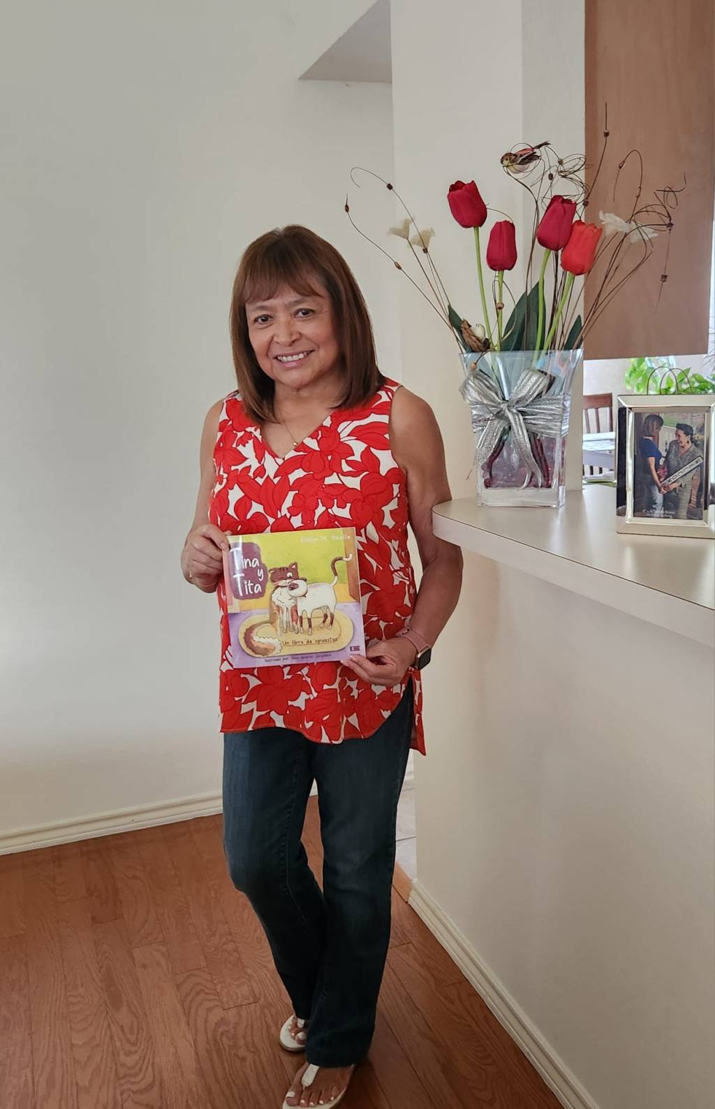 A Ms. Cabezas le encanta Tina y Tita para sus clases de&nbsp;español.