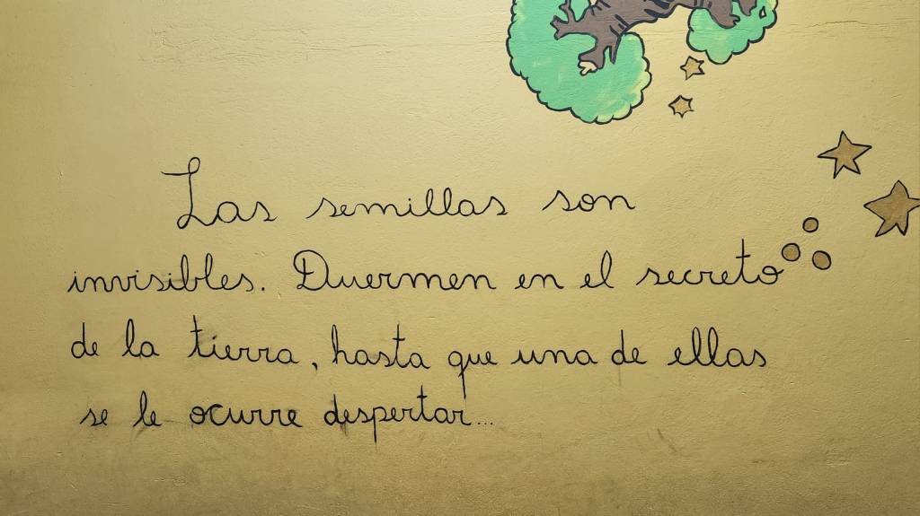 Visita a Escuela Héroes de Chile de Yumbel, Chile. Detalle mural dedicado a “El Principito”