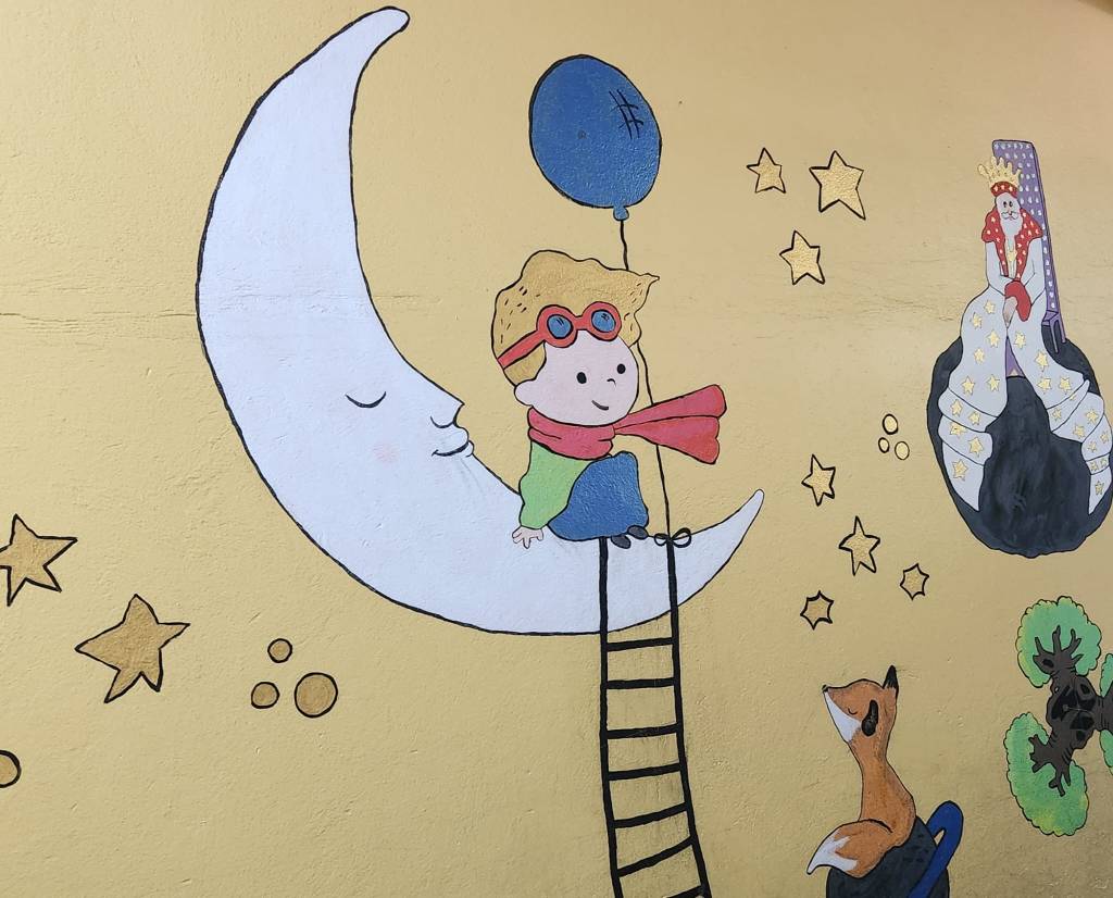 Visita a Escuela Héroes de Chile de Yumbel, Chile. Detalle mural dedicado a “El Principito”